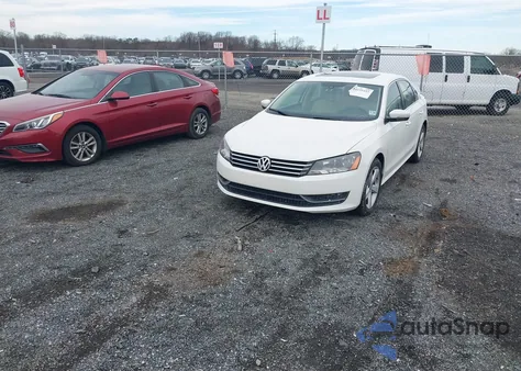 2013 Volkswagen Passat 2.5L Se из США, поврежденный, VIN 1VWBP7A37DC074085